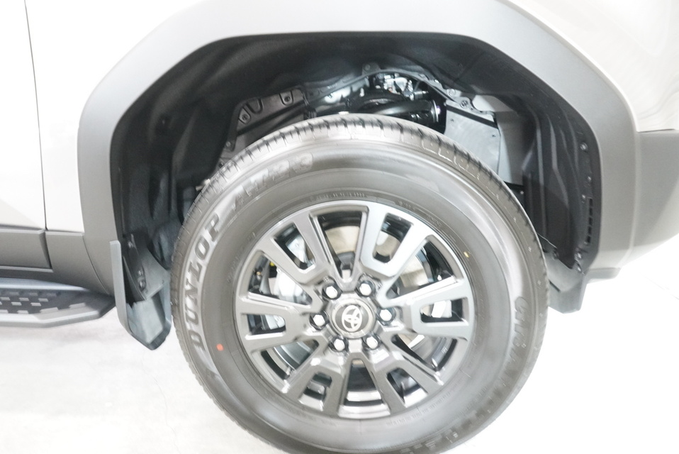 施工後　トヨタ　ランドクルーザー250（グレー）　タイヤ