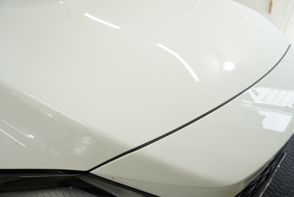 施工後　レクサスRX350(ホワイト）　ボンネットアップ