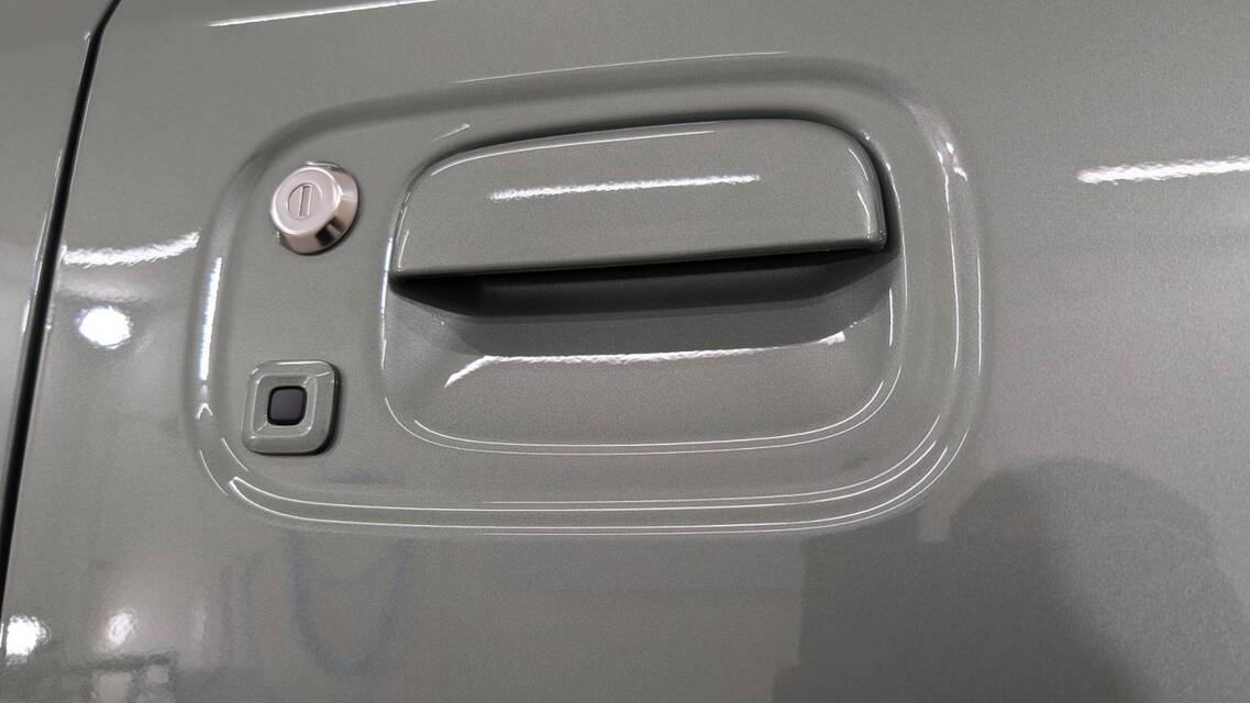 施工後 スズキ エブリイ新車(グリーン)ドアハンドル付近