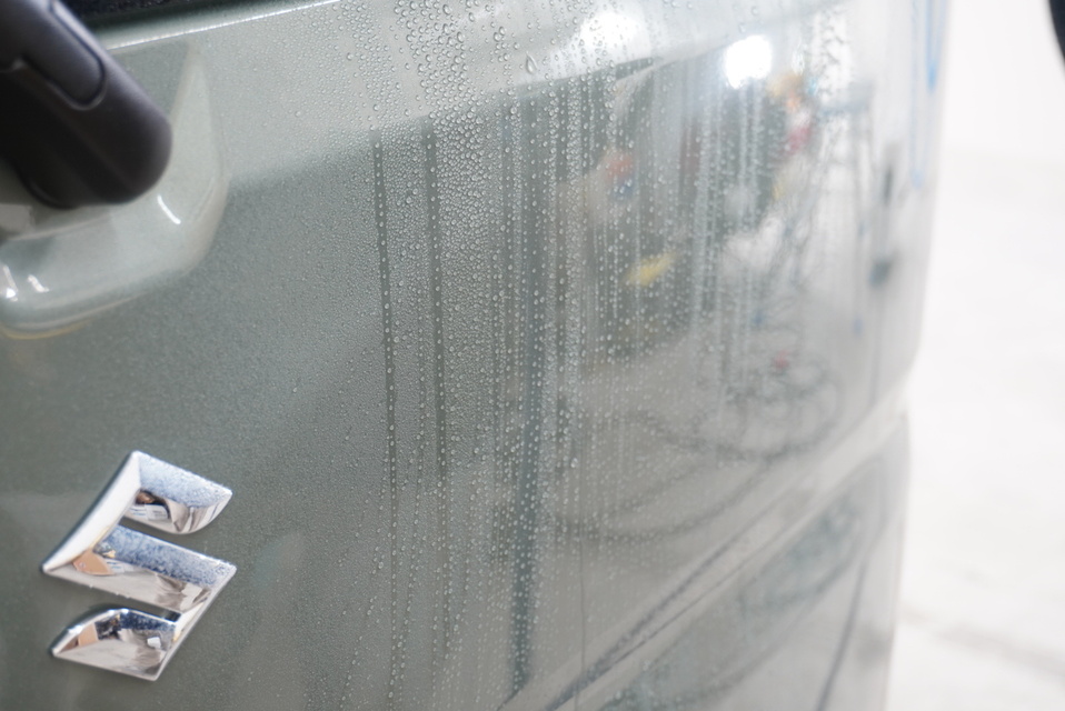 施工後水弾き画像 スズキ エブリイ新車(グリーン)リア