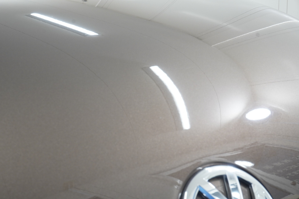 施工後　フォルクスワーゲン（ブラウン）　ボンネット