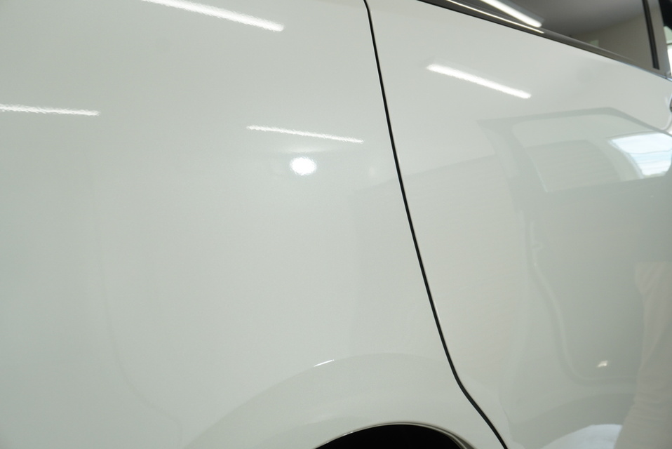 施工後　トヨタ　ヴェルファイア(ホワイト）サイド