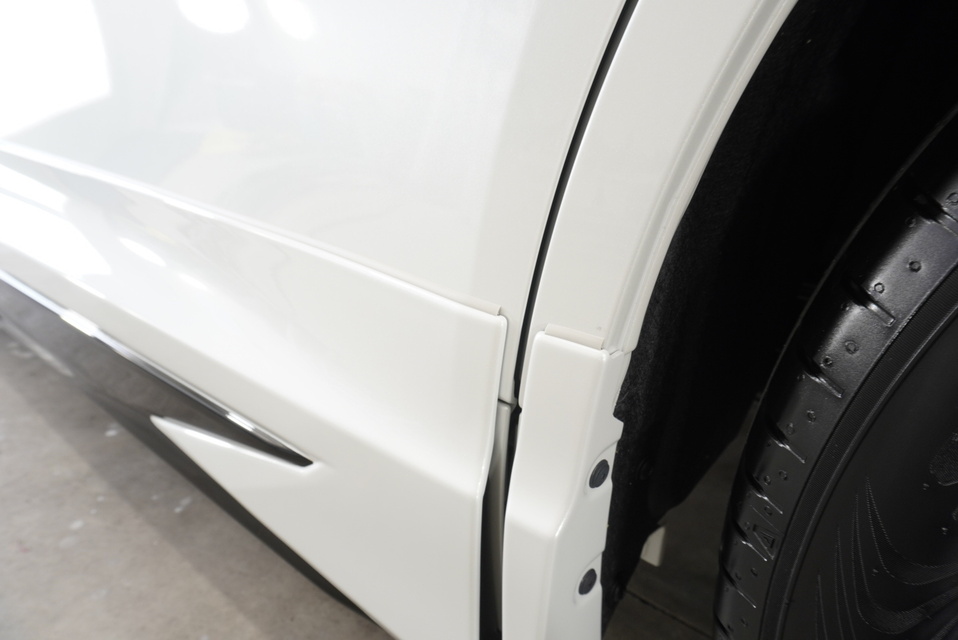 施工後　トヨタ　ヴェルファイア(ホワイト）　サイド