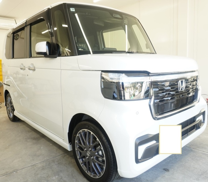 施工後　ホンダ　NBOX(ホワイト）　サイド