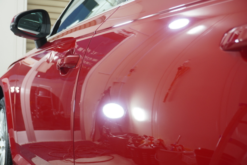 施工後　アウディA4(レッド）　サイド