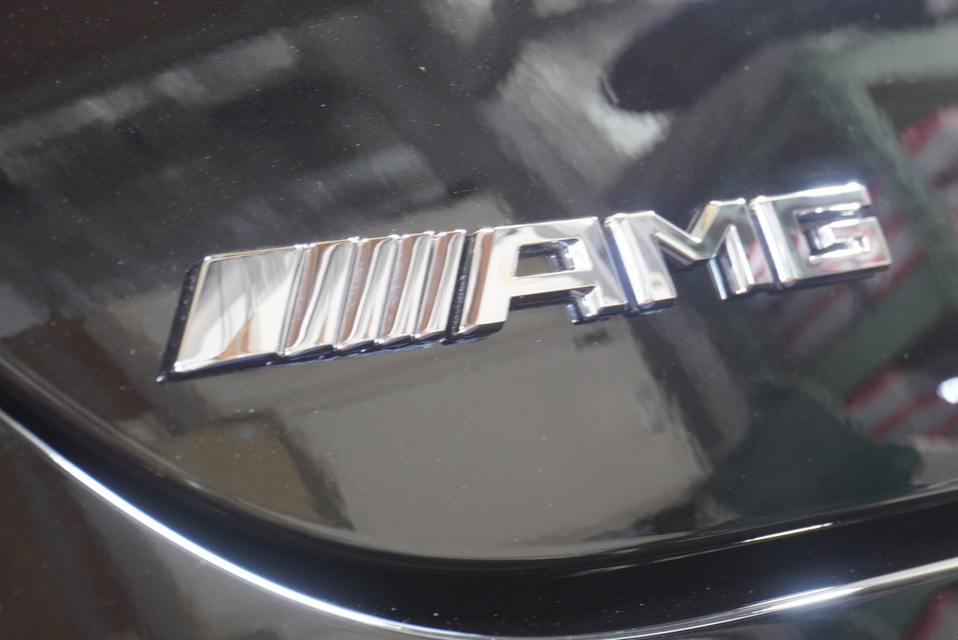 施工後　メルセデスベンツCLA(ブラック）エンブレム