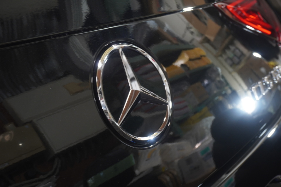 施工後　メルセデスベンツCLA(ブラック）エンブレム
