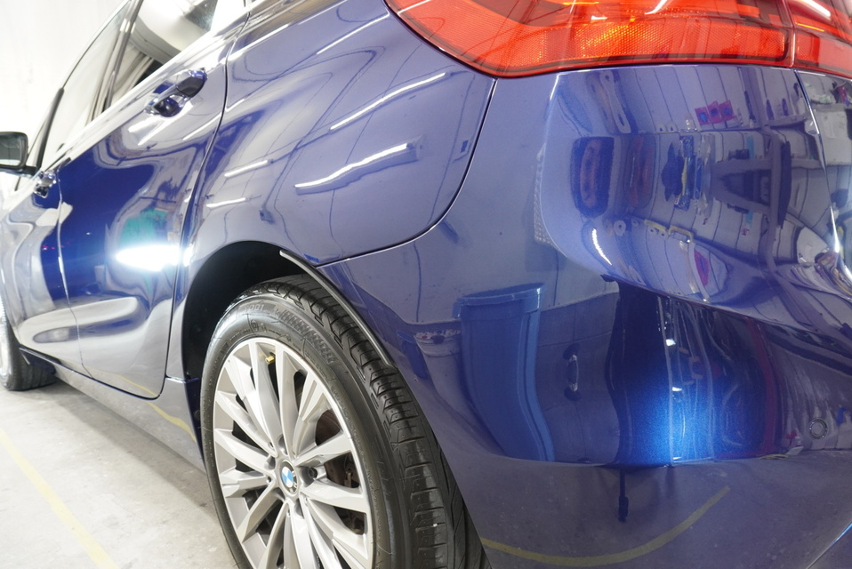 施工後　BMW218d(ブルー）　リアサイド