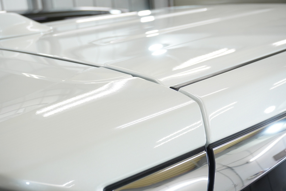 施工後　トヨタ　ヴェルファイア(ホワイト）　ルーフ面