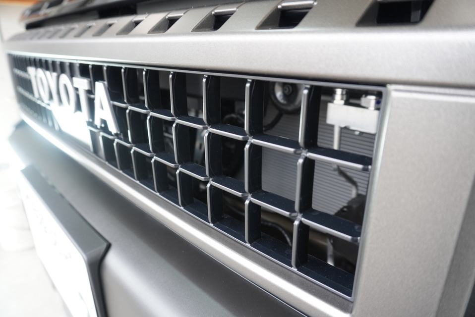 施工後　トヨタ　ランドクルーザー250新車(ブラック)　グリル