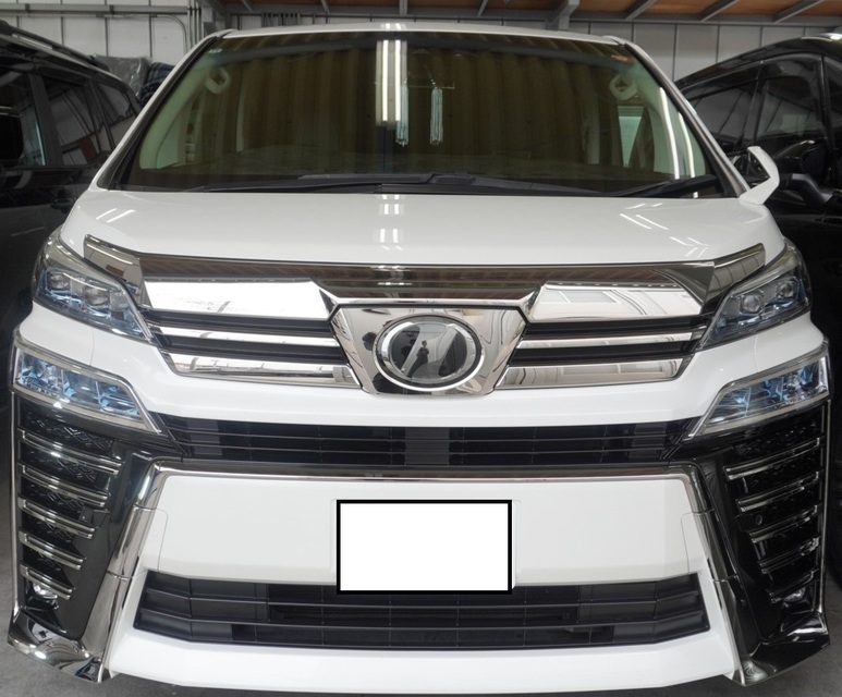 施工後　トヨタ　ヴェルファイア（ホワイト）フロント