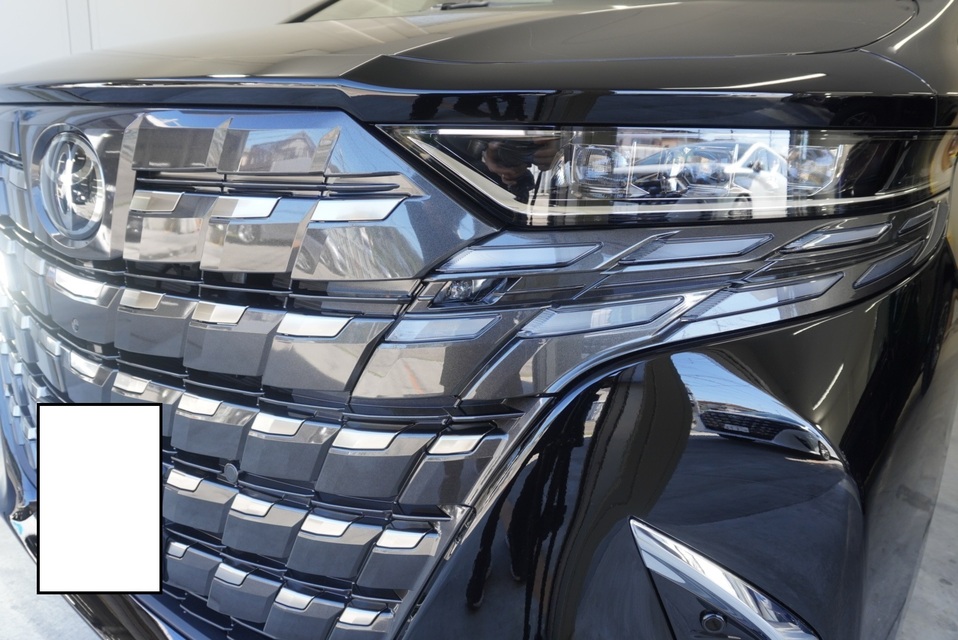 施工後　トヨタ　アルファード(ブラック）フロントアップ