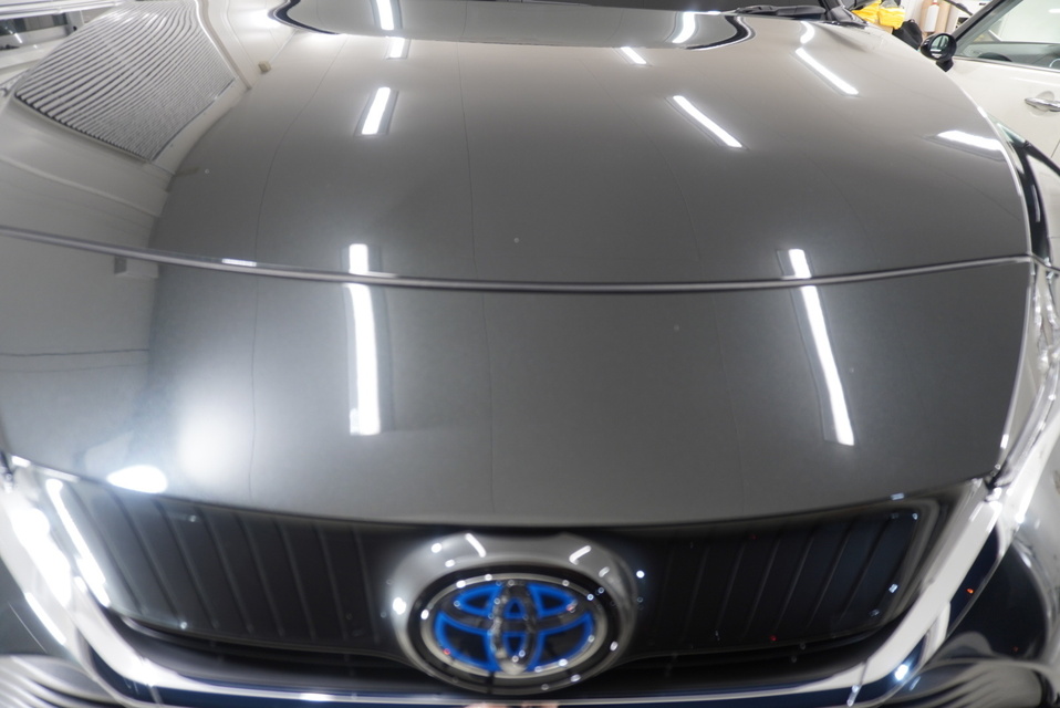 施工後　トヨタ　ハリアー(ブラック）ボンネット