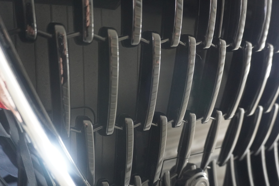 施工後　マツダ　CX60(ブラック）グリル