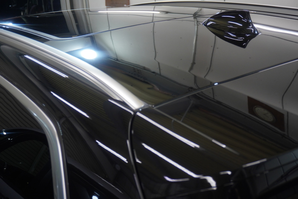 施工後　BMWX3(ブラック）　ルーフ面
