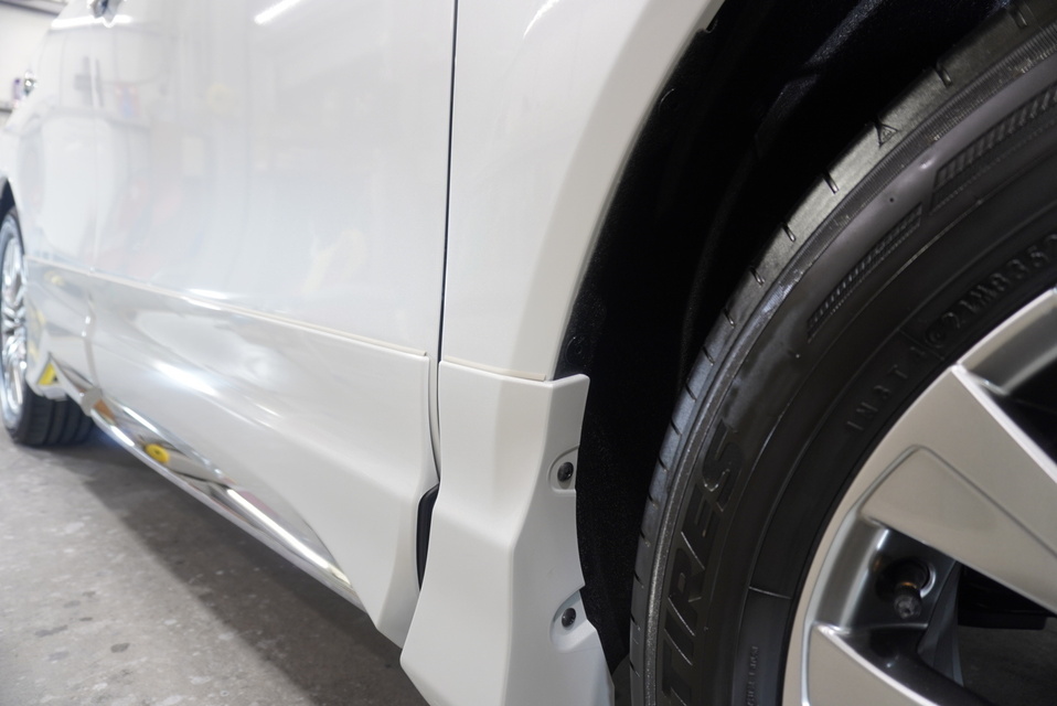 施工後　トヨタ　ハリアー（ホワイト）　足回り付近