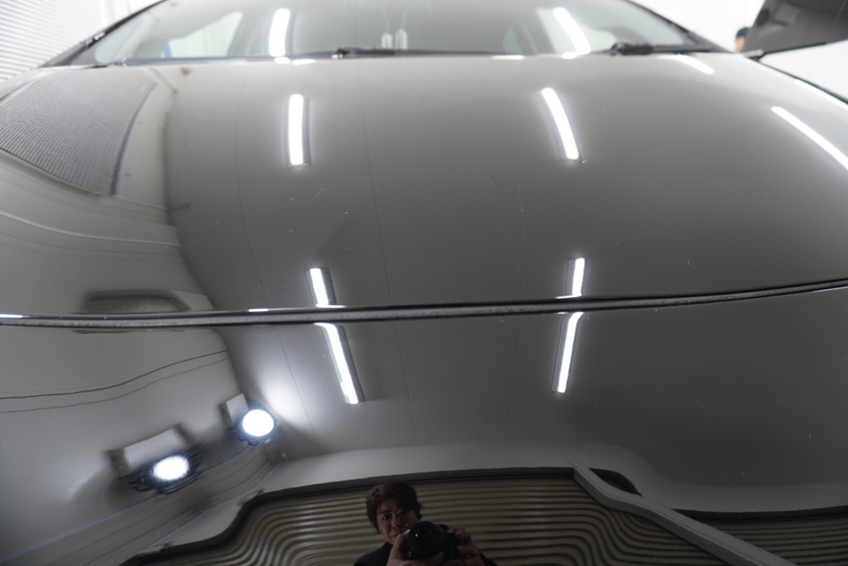 磨き後　トヨタ　プリウス（ブラック）ボンネット