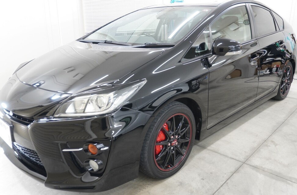 磨き後　トヨタ　プリウス（ブラック）車全体
