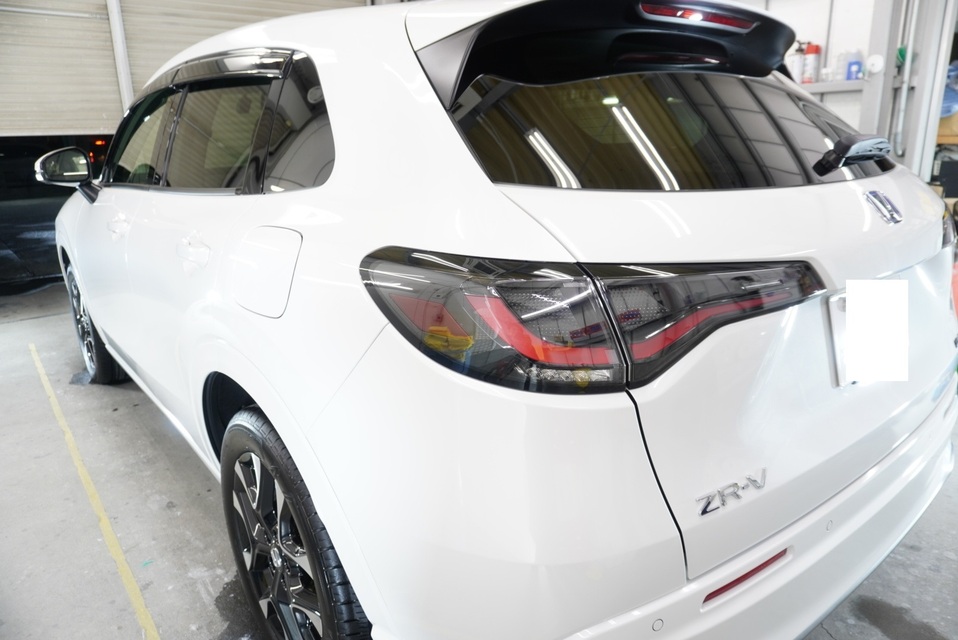 施工後　ホンダ　ZRV（ホワイト）リアサイド