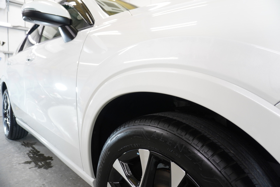 施工後　ホンダ　ZRV（ホワイト）サイド