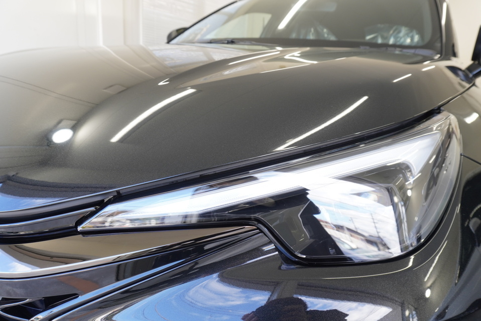 施工後　レクサスLBX(ブラック）　フロントアップ