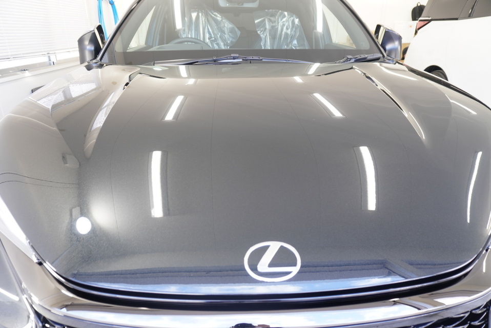 施工後　レクサスLBX(ブラック）　ボンネット