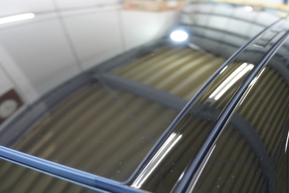 施工後　アウディイートローン（ブラック）ルーフ面