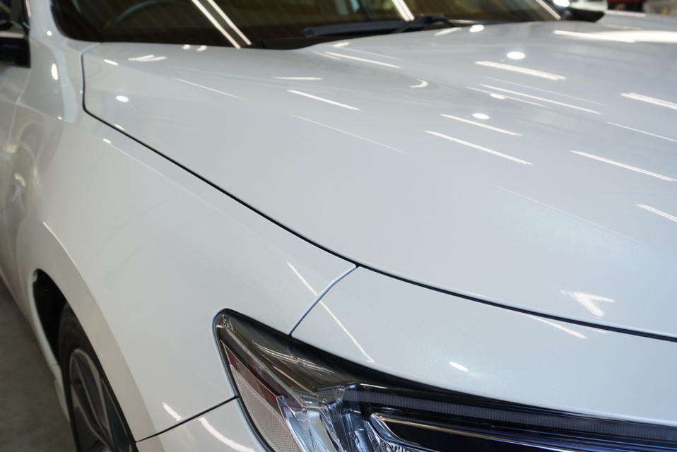 施工後　ホンダ　インサイト（ホワイト）　フロント