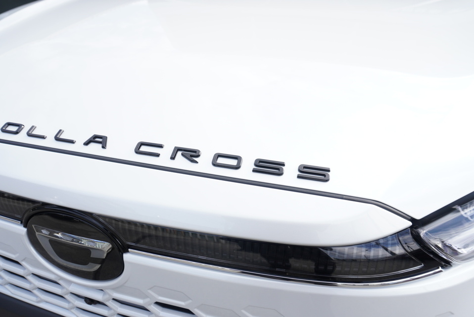 施工後　トヨタ　カローラクロス(ホワイト）　フロントアップ