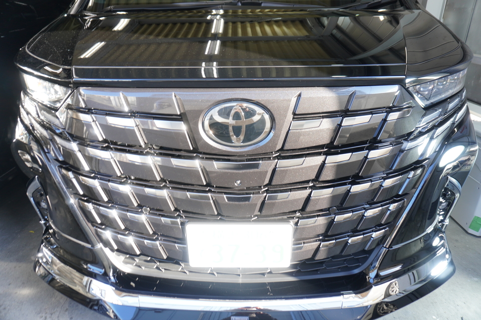 施工後　トヨタ　アルファード(ブラック）フロント