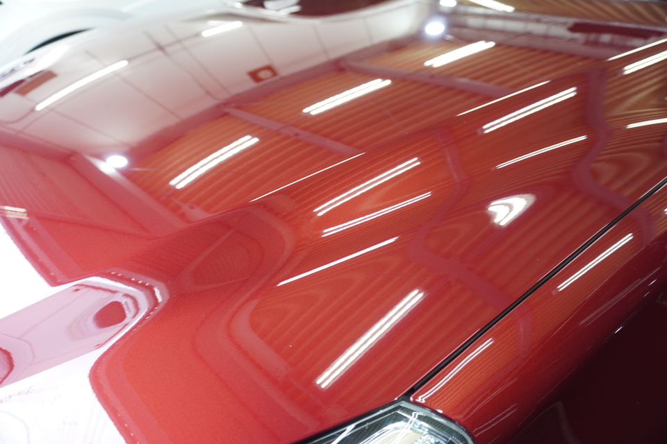 施工後　トヨタ　マークX(レッド）　ボンネット