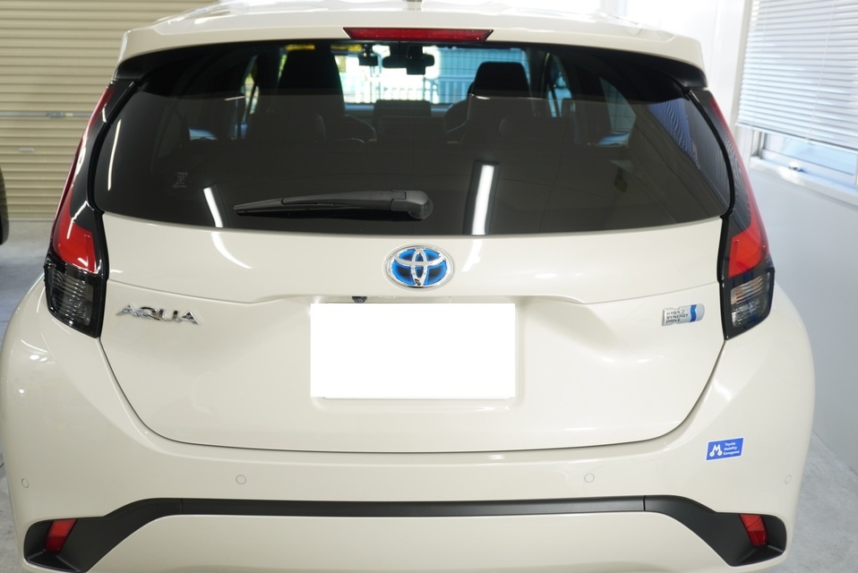 施工後　トヨタ　アクア（ベージュ）　リア