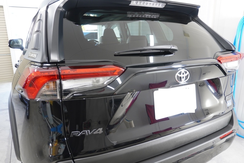施工後　トヨタ　RAV4(ブラック）　リア