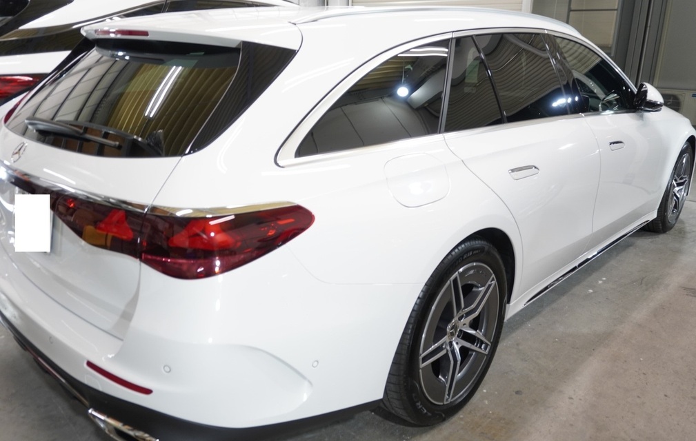 施工後　メルセデスベンツEクラスワゴン（ホワイト）サイド