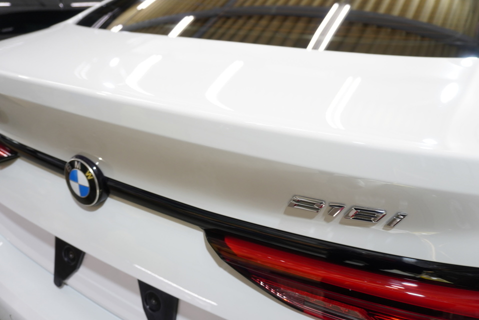施工後　BMW218（ホワイト）　リア