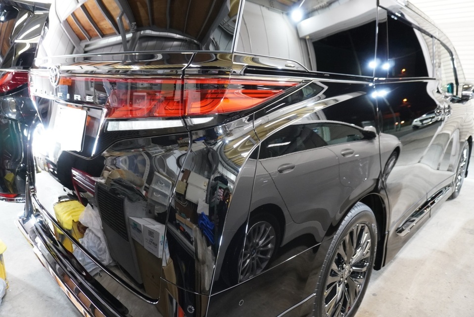 施工後　トヨタ　ヴェルファイア（ブラック）車全体