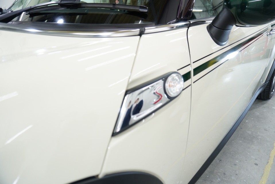 施工後　ミニクーパーS（ホワイト＆グリーン）サイド