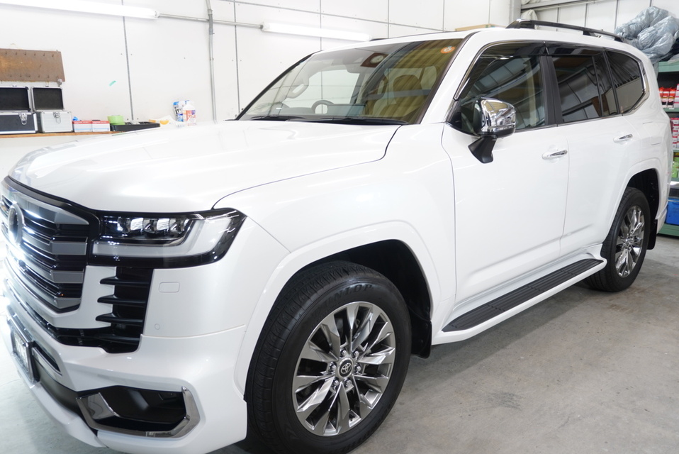 施工後　トヨタ　ランドクルーザー(ホワイト）　サイド