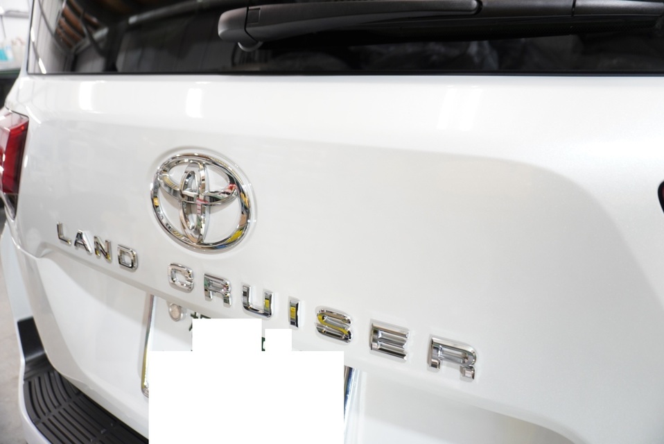 施工後　トヨタ　ランドクルーザー(ホワイト）　リア