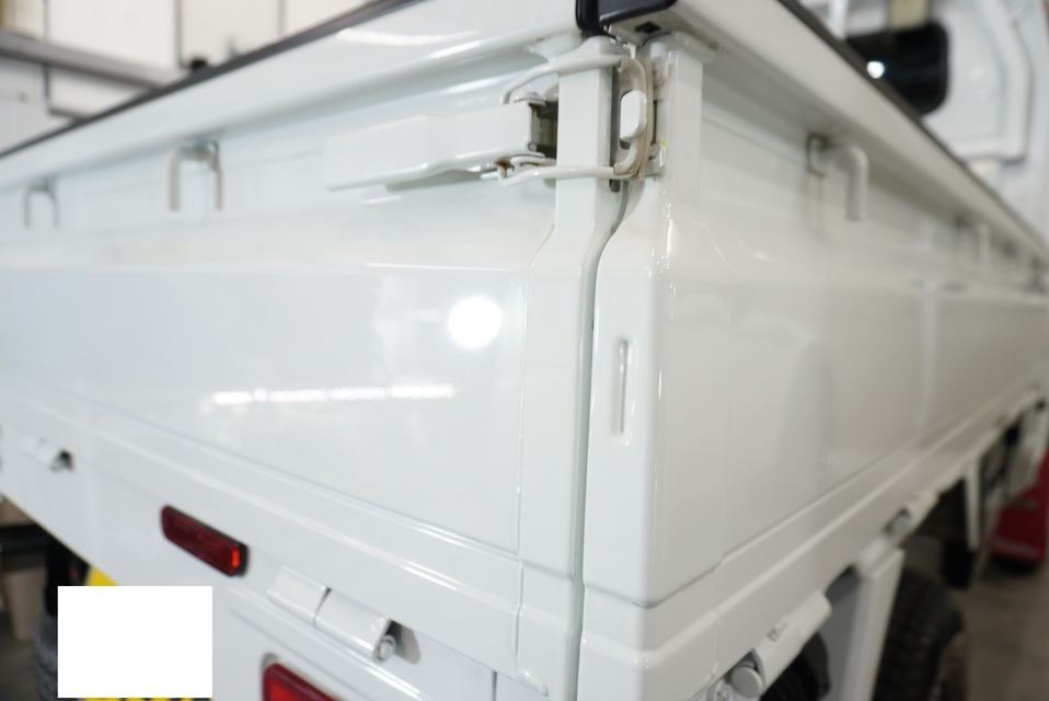 施工後　三菱ミニキャブ（ホワイト）　荷台サイドアップ