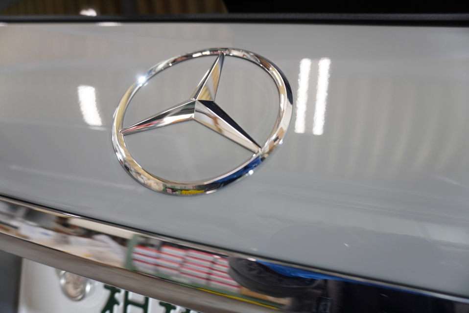 施工後　メルセデスベンツGLE450ｄ（グレー）エンブレム