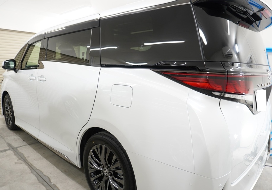 施工後　トヨタ　ヴェルファイア(ホワイト）　サイド