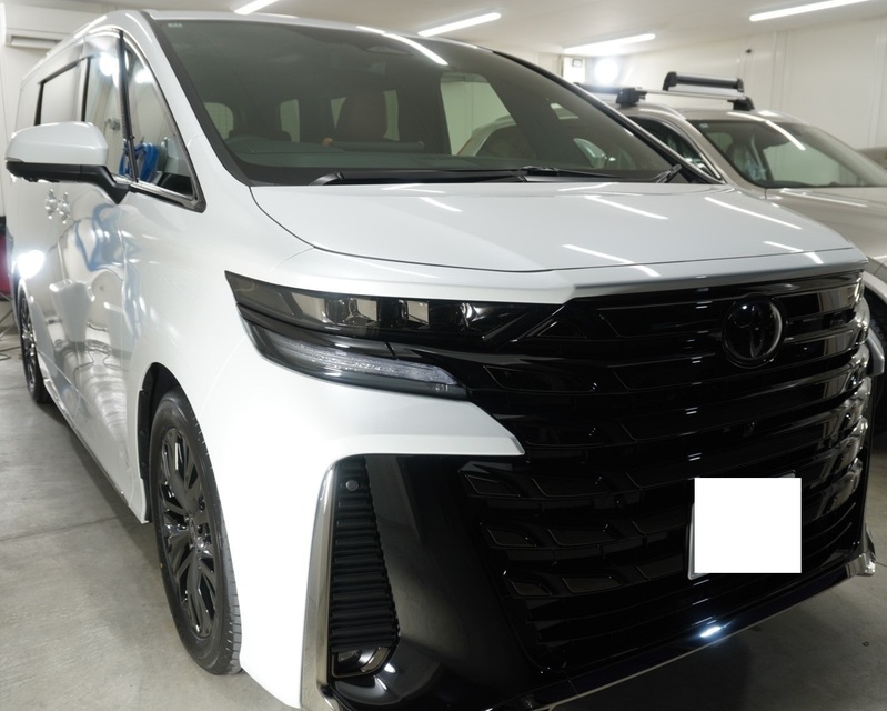 施工後　トヨタ　ヴェルファイア(ホワイト）　フロント
