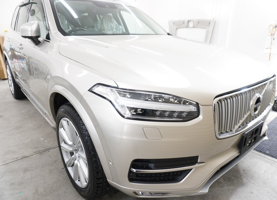 施工後　ボルボXC90(ゴールド）車全体
