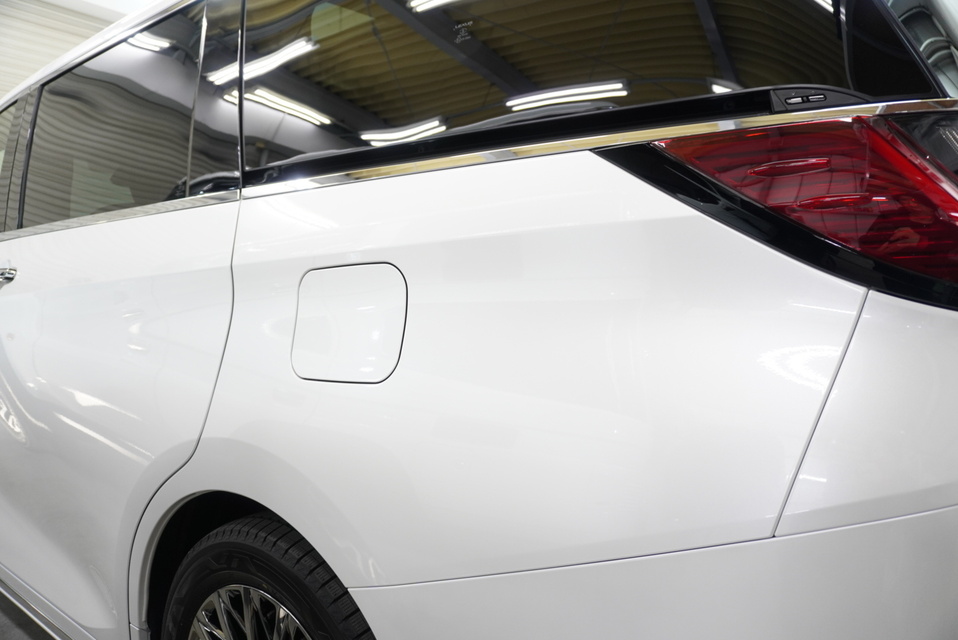 施工後　レクサスLM500ｈ（ホワイト）サイド