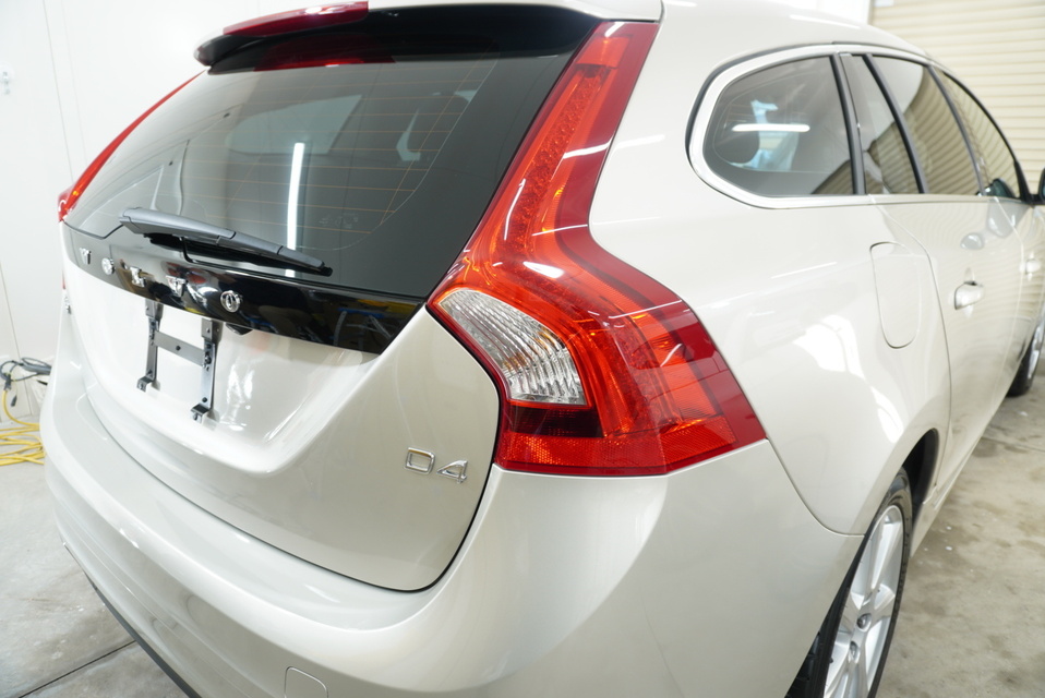 施工後　ボルボV60（ベージュ）サイド