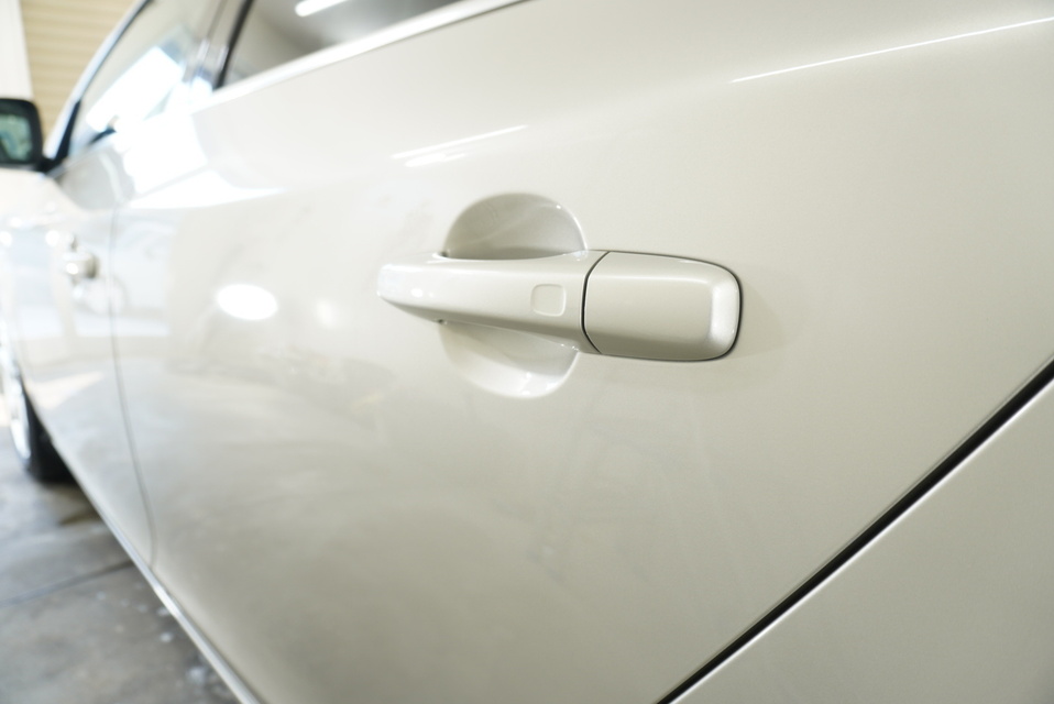 施工後　ボルボV60（ベージュ）　サイド