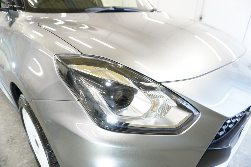 施工後　スズキ　スイフトスポーツ(グレー）　フロントアップ