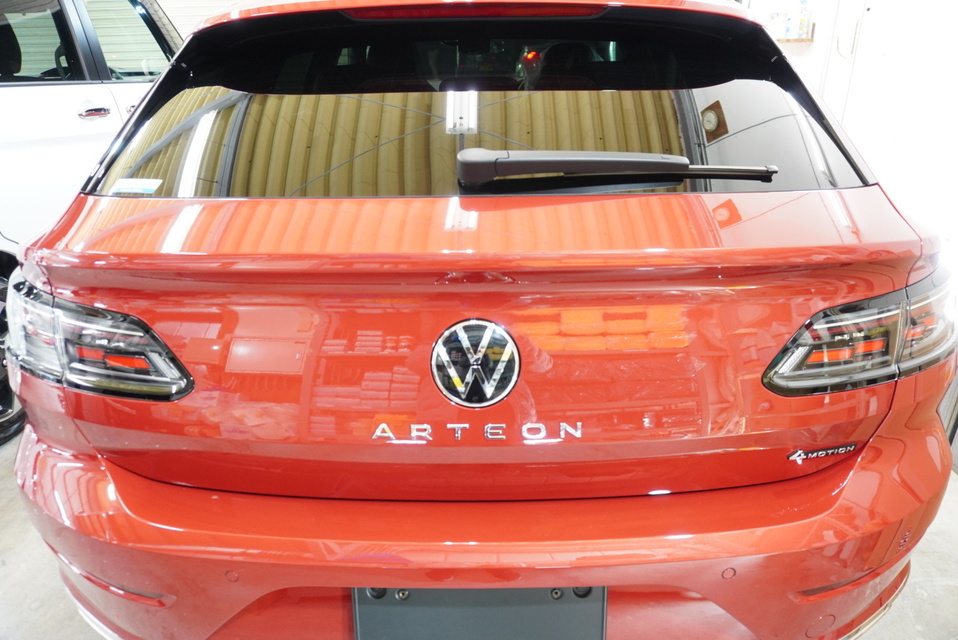 施工後　フォルクスワーゲンアルテオン(レッド）　リア