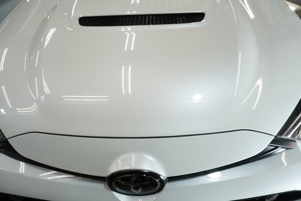 施工後　トヨタ　ヤリスクロス(ホワイト)　フロントアップ